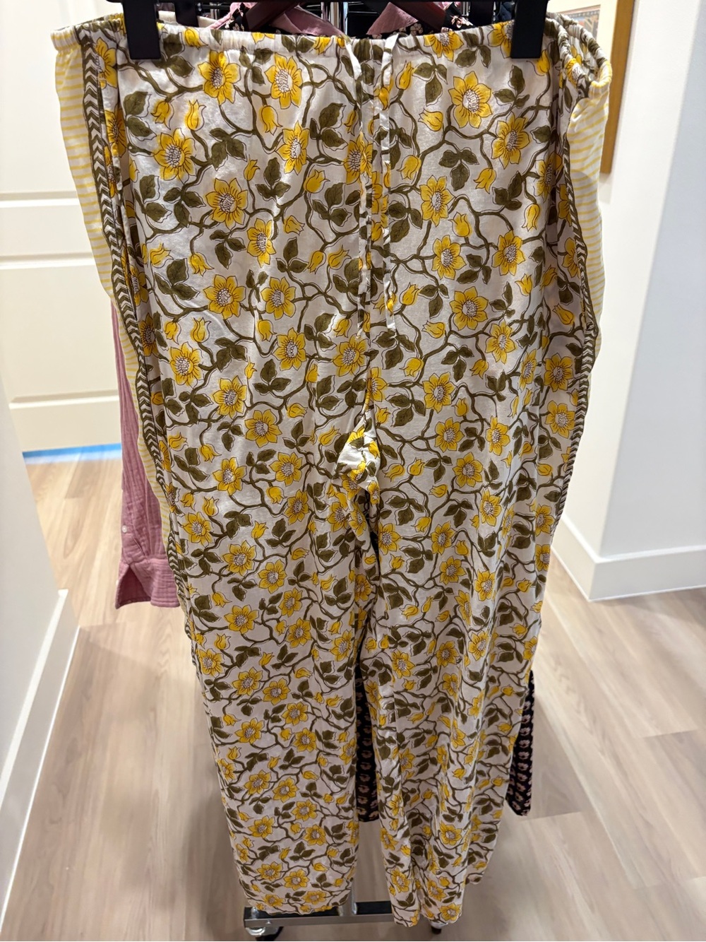 J Crew Cotton voile beach pant in daffodil daze block print Sz Medium - Picture 2 of 16